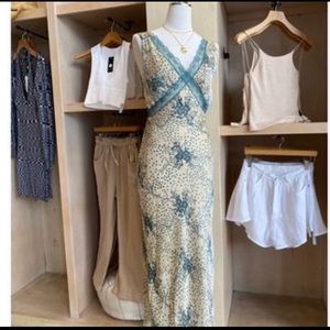 Lace Trim Floral Maxi Dress